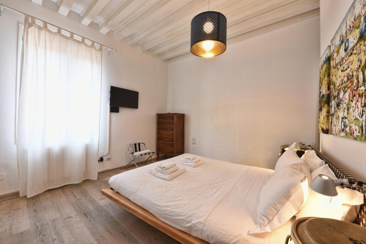 Al Piano - Away From Apartment Venice